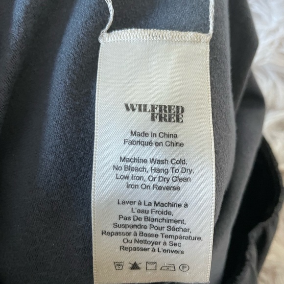 Wilfred Daria Faux Leather Leggings- lined, size small - Picture 3 of 3